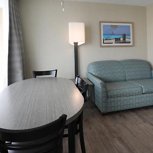 Two Room Efficiency Suite Two Double Beds